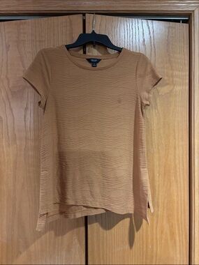 Simply Vera Verawang, deep mustard short sleeve shirt, small